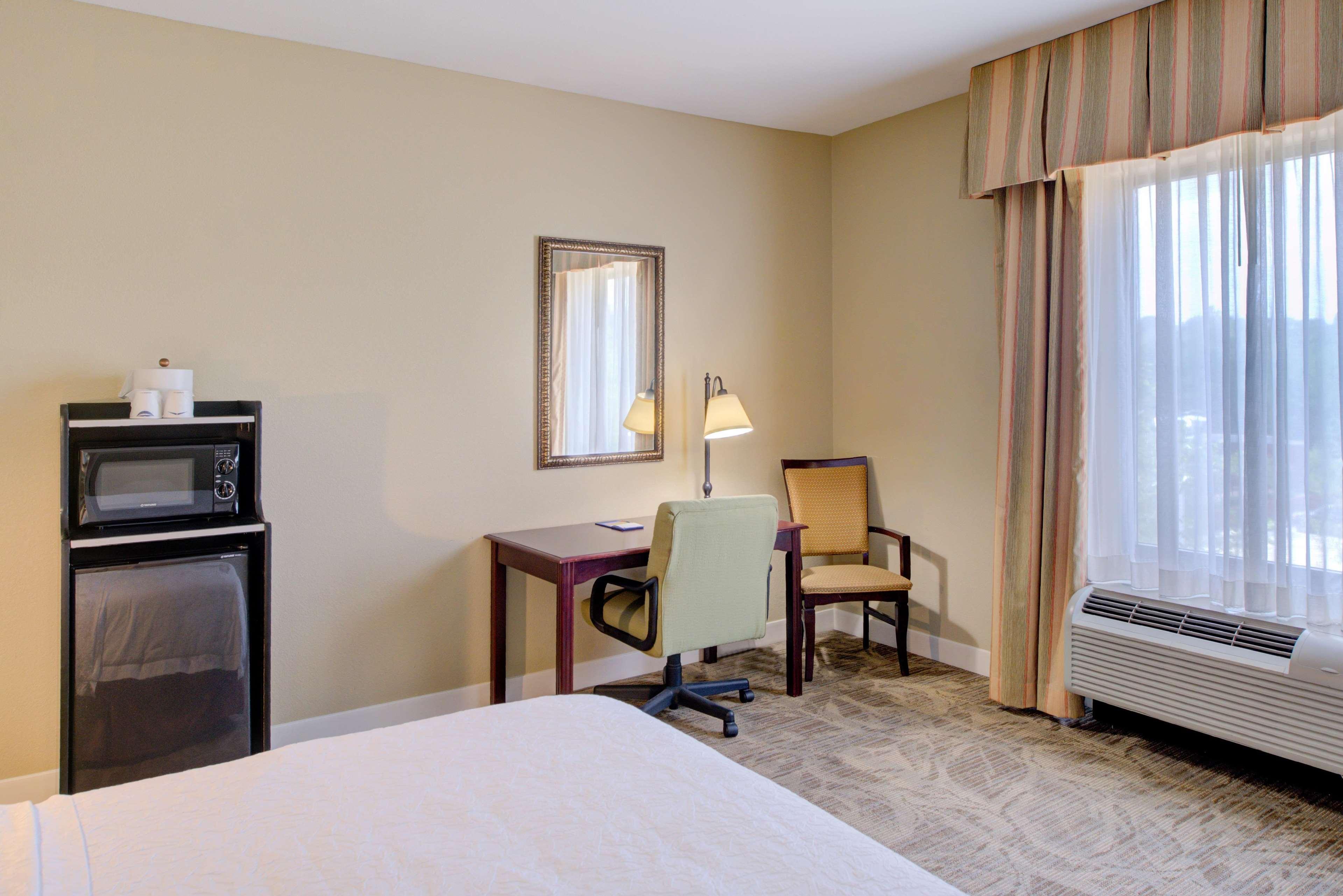 Hampton Inn Baton Rouge - Денем Спрингс Экстерьер фото