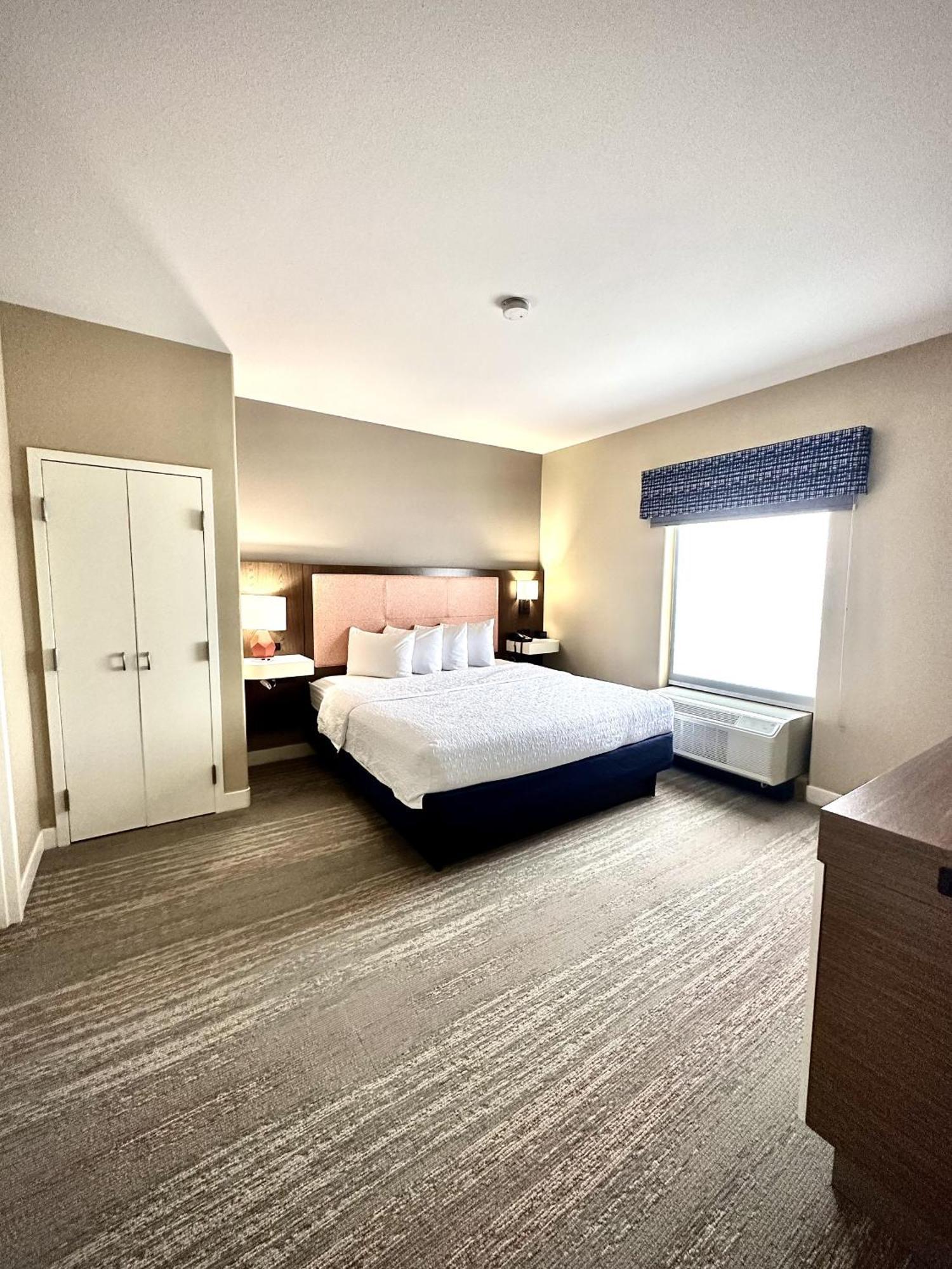 Hampton Inn Baton Rouge - Денем Спрингс Экстерьер фото
