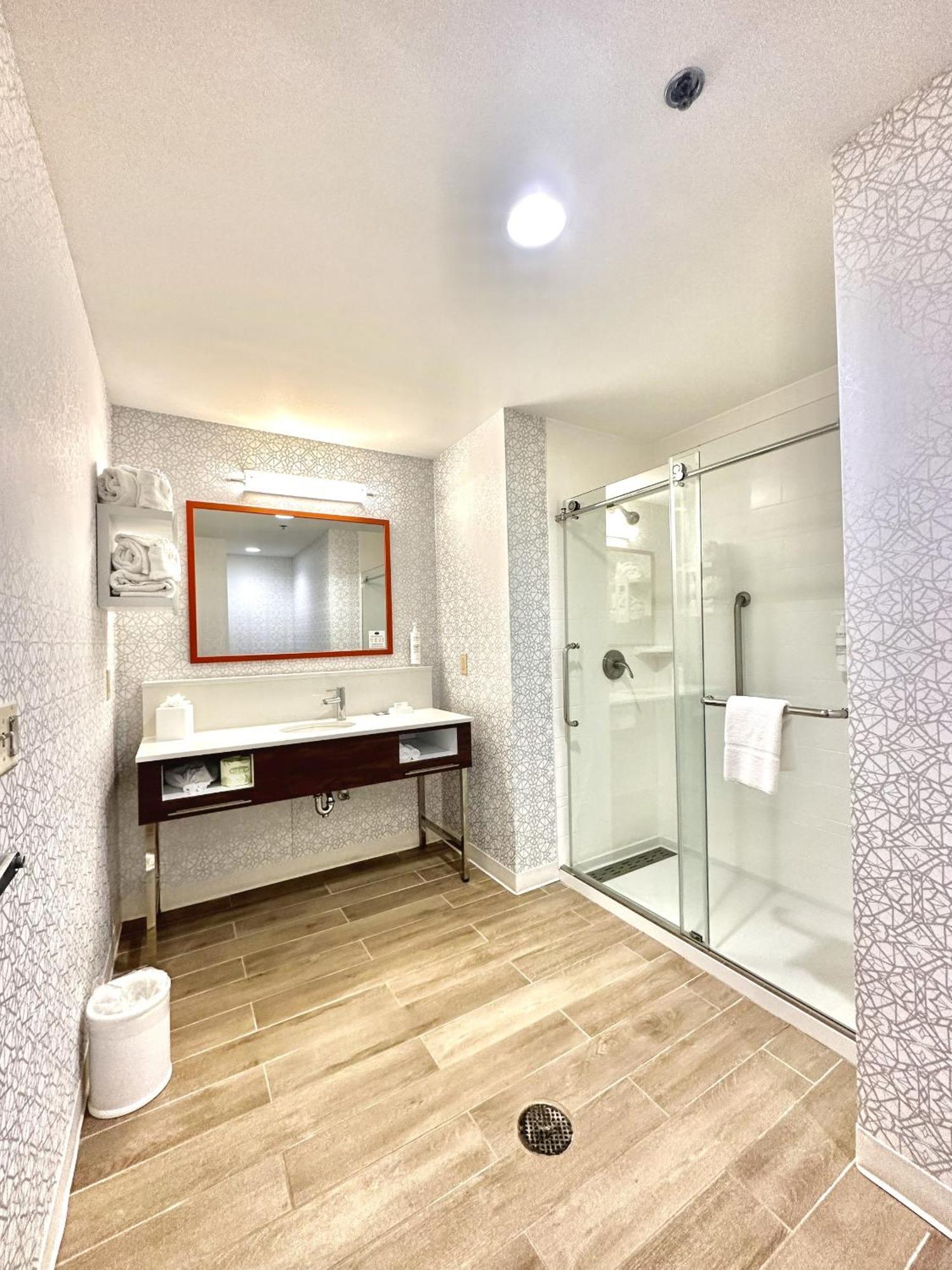 Hampton Inn Baton Rouge - Денем Спрингс Экстерьер фото