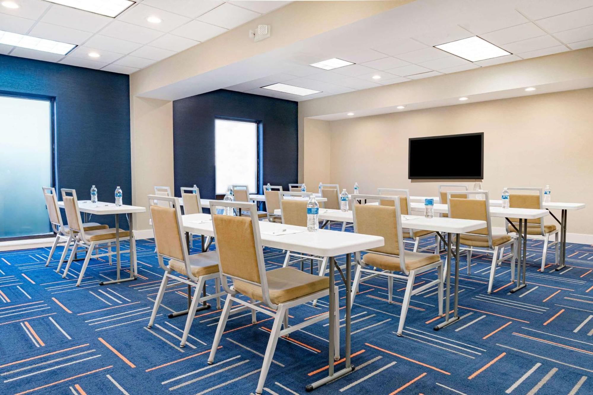 Hampton Inn Baton Rouge - Денем Спрингс Экстерьер фото
